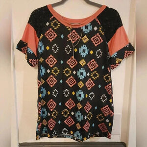 NWT‎ Grace & Emma Aztek colorful short-sleeved tee Womens S & M Western
